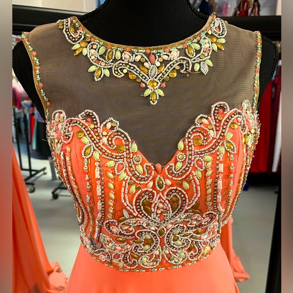 Long dress - Picture 4 of 4